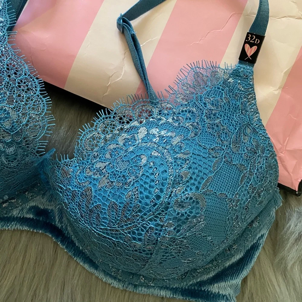 24 HR SALE ONLY 🍒Victoria’s Secret SEXY Décolletage Lace Bra - Picture 3 of 6